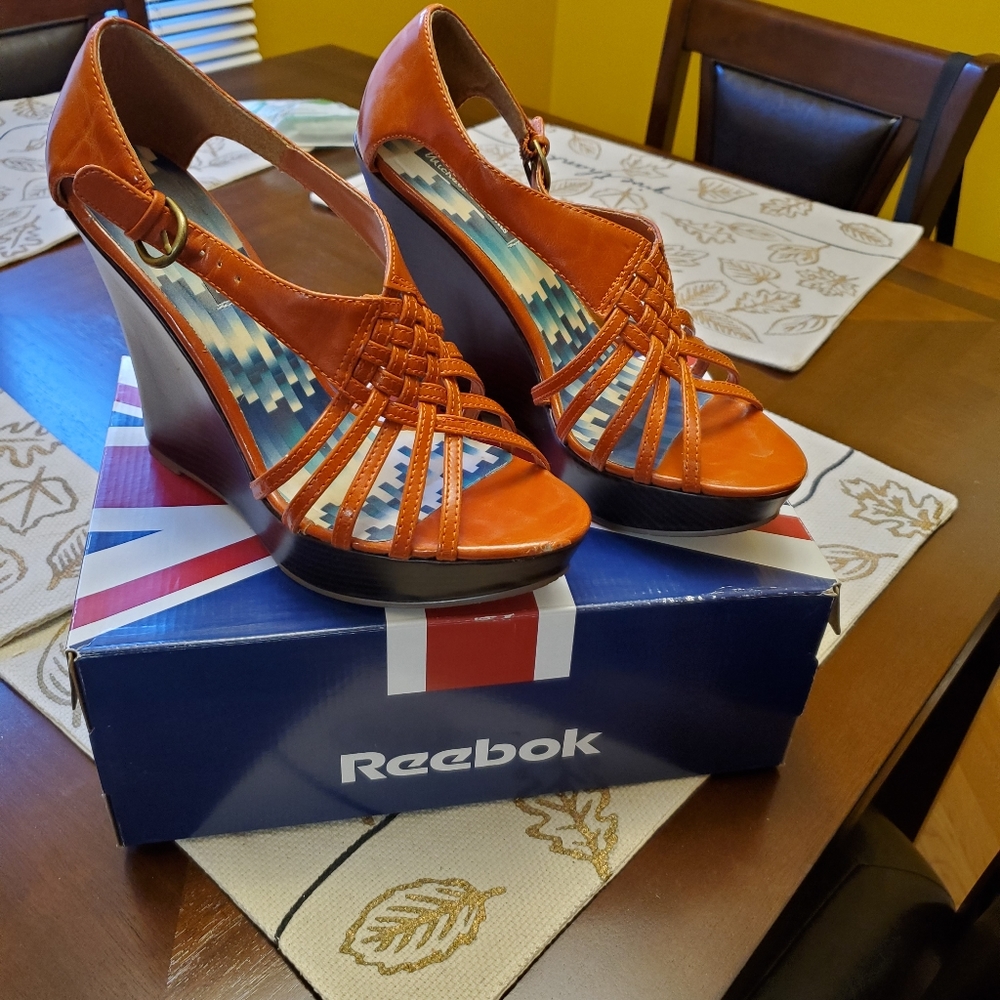 Sandals - Picture 3 of 3